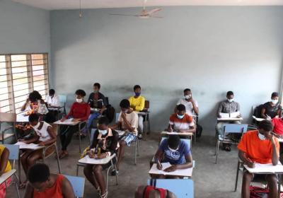 121602243 349441239809129 8705322656954673856 N