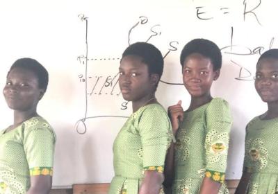 72118570 101377014615554 5319675449771556864 N